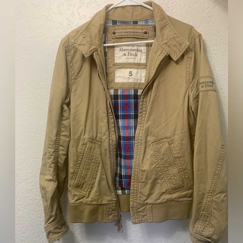 Abercrombie & Fitch beige jacket